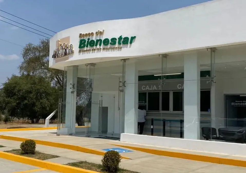 Adultos mayores deberán cambiar tarjeta Bancomer por la del Banco del Bienestar
