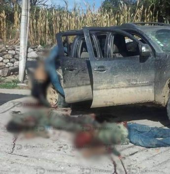 Las cinco personas abatidas portaban equipo tipo militar / Especial