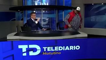 Ángel Carrillo reacciona a abandono de 'Don Barbacoa' de entrevista en vivo