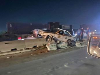 Taxi sobre el muro divisorio en la Carretera a Moclova. | Cortesía