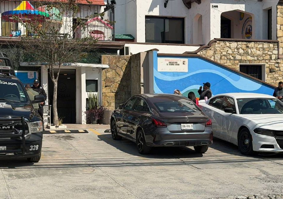 A la zona del cateo llegaron  unidades de la Agencia Estatal de Investigaciones. | Miranda Arias