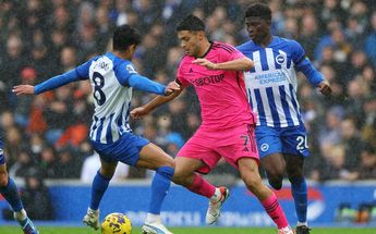 Raúl Jiménez en el partido Brighton vs Fulham /CORTESÍA: Reuters