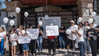 El caso recuerda un incidente similar ocurrido en octubre de 2022, cuando otro estudiante perdió la vida por la caída de un aro en un plantel