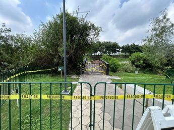 Cierran acceso al puente / Pedro Delgado
