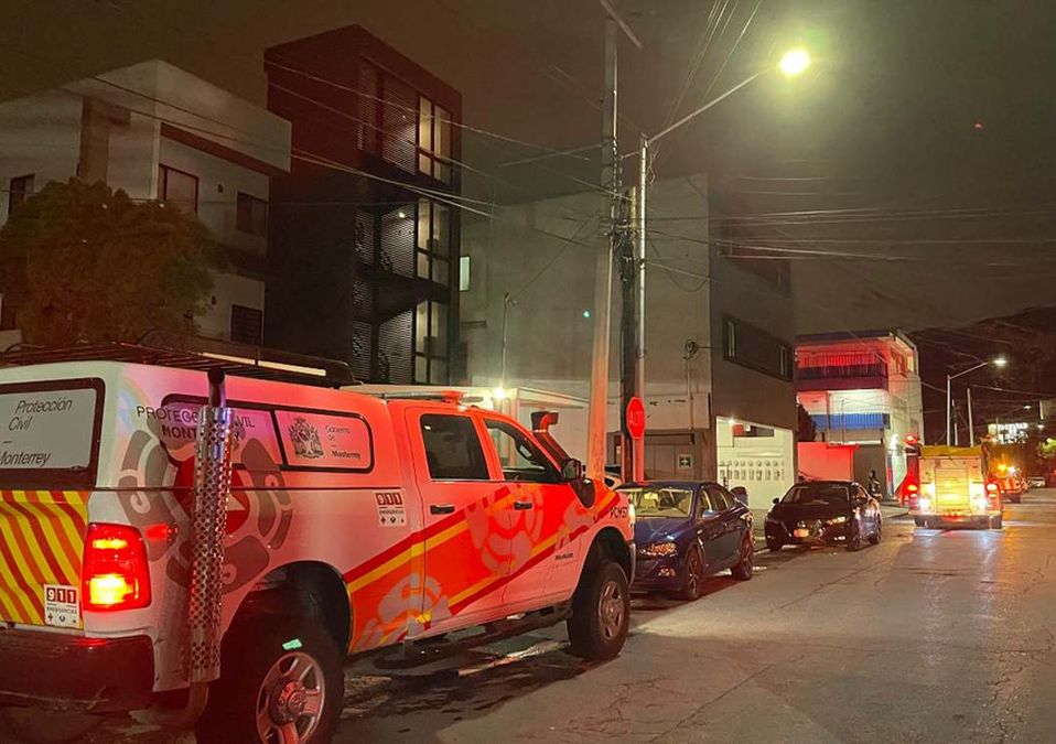 El incendio se originó en el cuarto de lavado en uno de los departamentos. | Cortesía