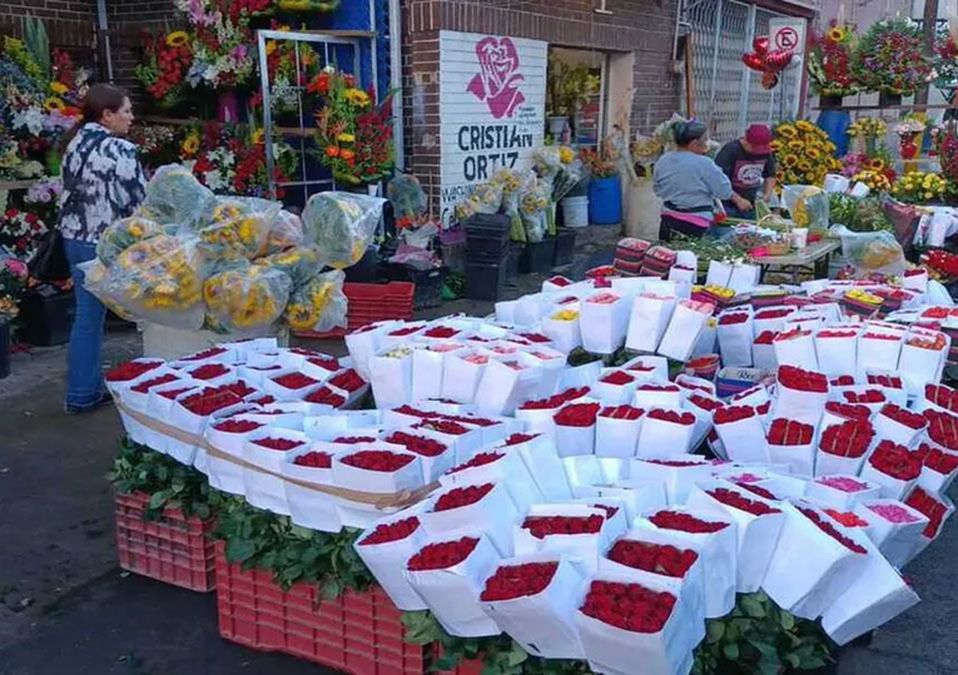 Comerciantes de Monterrey esperan un incremento de 300% en venta de flores por San Valentín