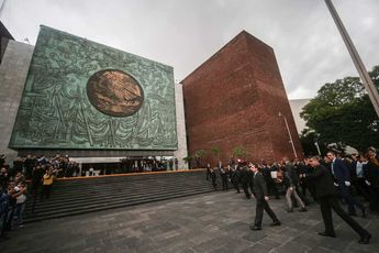 Llegada del cortejo fúnebre de Ifigenia Mártienz en San Lázaro / Araceli López
