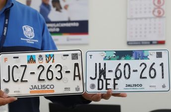 Se espera que a partir del 2026 los vehículos en Jalisco circulen con solo dos diseños de placas. | Imagen: Gemini IA