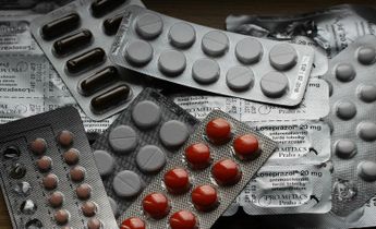 Farmacia entrega medicamento equivocado y provoca la muerte de dos niños