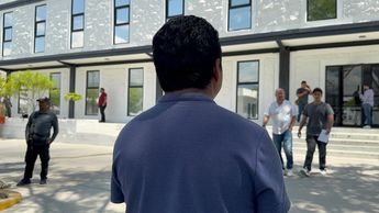 Tutores y alumnos acudieron a la Fiscalía de Tuxtla Gutiérrez a fin de denunciar abusos dentro de la Normal Rural de Mactumactzá / Jhonatan González