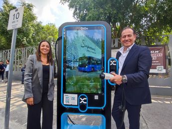 Alejandra Montiel, secretaria de Economía, inauguró los nuevos cargadores de autos eléctricos en Puebla / Melanie Torres