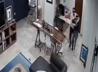 Antes de lograr huir, la mujer fue golpeada, arrastrada e incluso ahorcada y amarrada por su presunto agresor / Especial