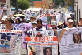 Decenas de familias protestaron en las principales calles de Puebla / Agencia Es Imagen