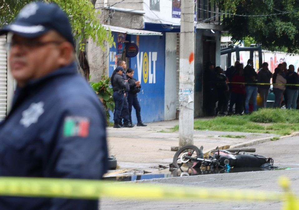 Daniela denunció que, cuando llegó al lugar donde sus hijos murieron atropellados por una grúa, no la dejaron ver sus cuerpos | Cuartoscuro