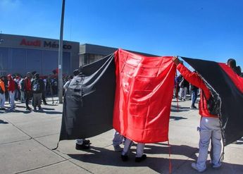 Trabajadores de Audi en Puebla en el inicio de la huelga en la planta en San José Chiapa / Melanie Torres