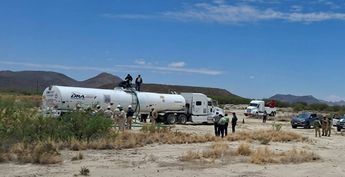 Las autoridades mantienen las investigaciones para determinar el origen y destino del combustible localizado en la carretera Torreón-Saltillo.