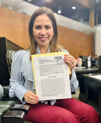 La diputada Ivonne Álvarez presentó una iniciativa para reformar la Ley del Impuesto al Valor Agregado en Nuevo León. | Kevin Recio