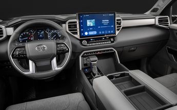 Interior de la Tundra HEV 2023 | Cortesía Toyota
