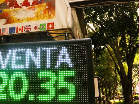 A lo largo del día, el peso va ganando o perdiendo terreno frente al dólar | Cuartoscuro