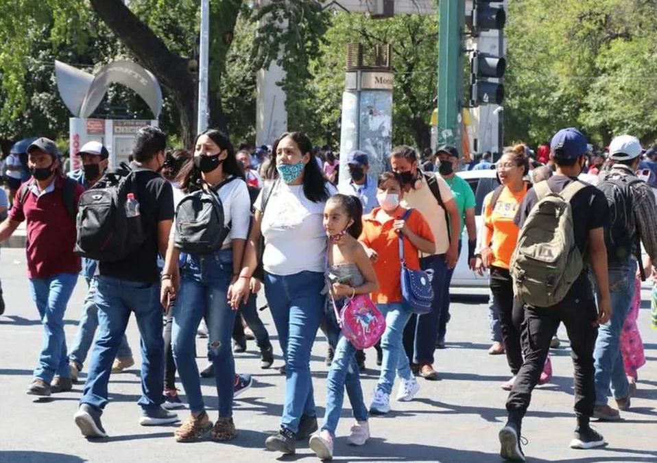 Repunte de casos covid-19 en NL es porque dejaron de ir a vacunarse: especialista