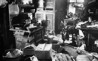 La casa de Ed Gein contenía desde muebles hasta cubiertos hechos con las pieles, cráneos y huesos de sus víctimas | Pinterest