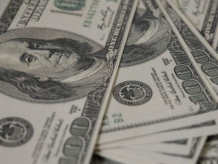 El peso mexicano inicia agosto con estabilidad positiva. | Magnific