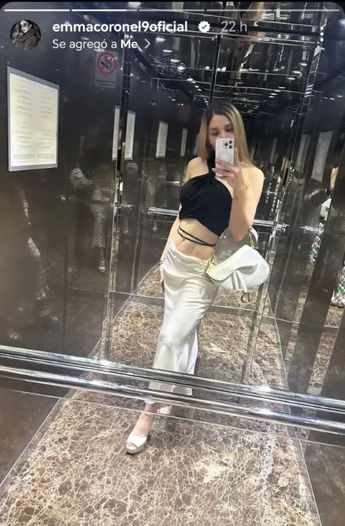 El bolso que lució Emma Coronel en el evento es un modelo Mini Saddle de la diseñadora Maria Grazia Chiuri | ESPECIAL