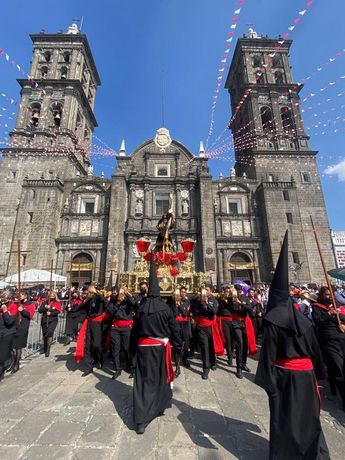 Las procesiones de Semana Santa son actos de fe que representan el dolor, pasión, muerte y resurrección de Jesús / Cofradía de Nazarenos Puebla