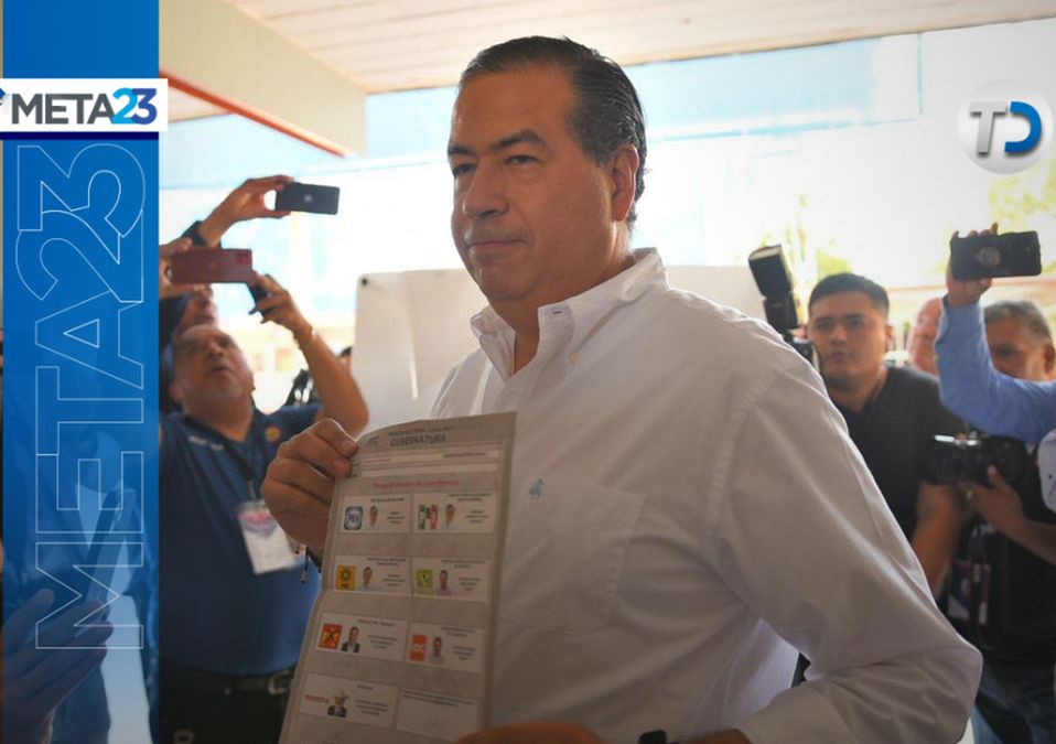 El candidato votó en punto de las 9:00 de la mañana.
