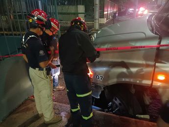 Autoridades acordonaron la zona del accidente. | Israel Santacruz