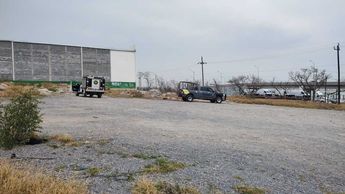 El cuerpo fue encontrado en un terreno baldío entre matorrales. | Agustín Martínez