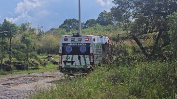 Elementos de la Policía Municipal y Protección Civil realizan las diligencias tras el hallazgo | Foto: Juan Carlos Munguía