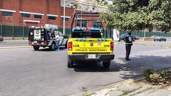 Elementos de la Policía de Monterrey resguardaron la zona tras el hallazgo. | Marcela Cuevas