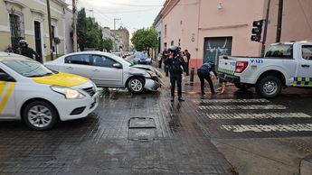 Vehículo impacta en Garibaldi / Juan Carlos Munguia