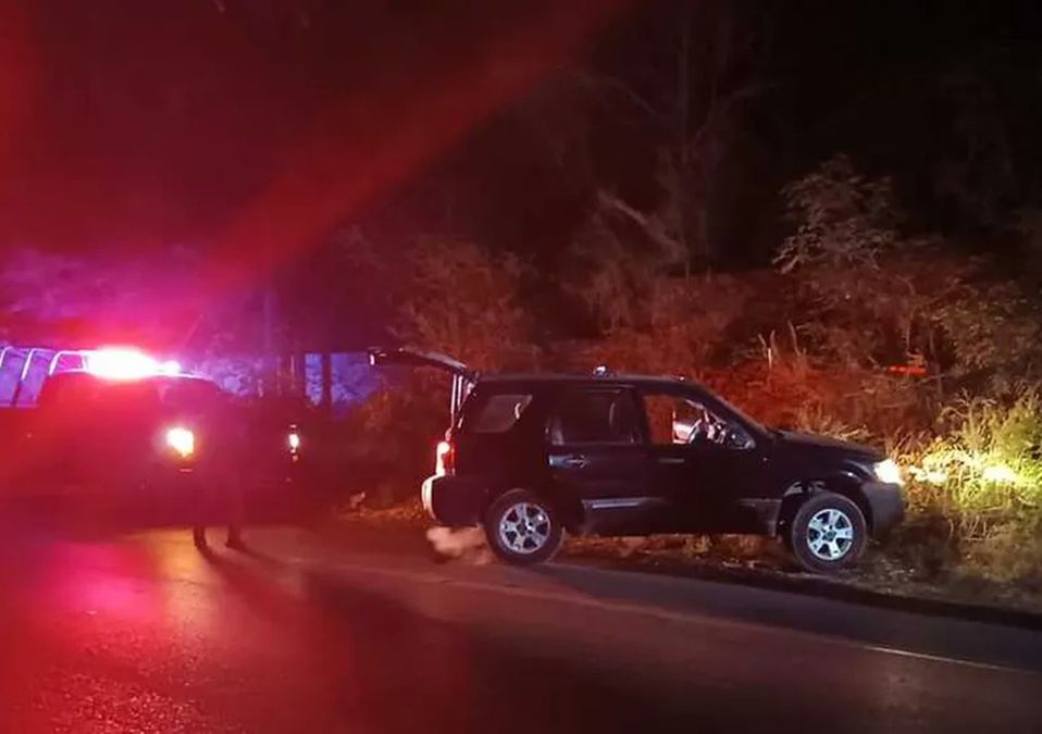 Detienen a dos hombres armados a bordo de una camioneta robada en La Huasteca