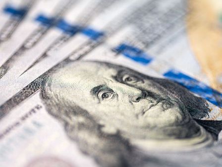 El precio del dólar se mantiene con racha de ganancia frente al peso mexicano.