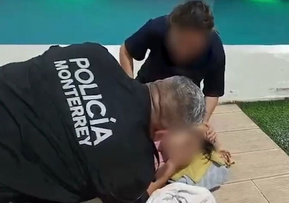 Menor es rescatada de ahogarse.| Cortesía