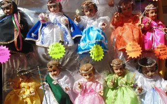 Ropones para el Niño Dios en el Centro Historico en CdMx/ Especial