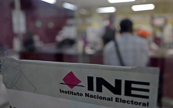 INE reabre módulos de atención ciudadana para tramitar credencial. | Archivo