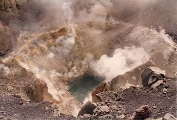 Así se veía la laguna del interior del volcán Popocatépetl antes de 1994 / Lalo Pu