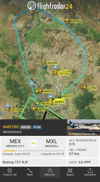 La línea azul muestra cómo el vuelo AM190 dio la vuelta y regresó al AICM | Flightradar24