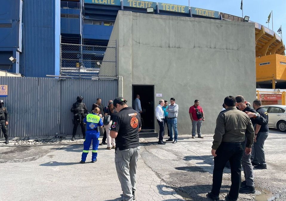 Autoridades preparan el operativo por el encuentro de semifinales del futbol mexicano. | Víctor González