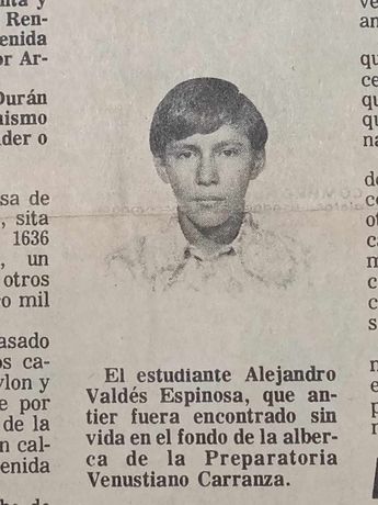 Supuestamente la alberca en donde el joven habría muerto, se convirtió después en una cancha.
