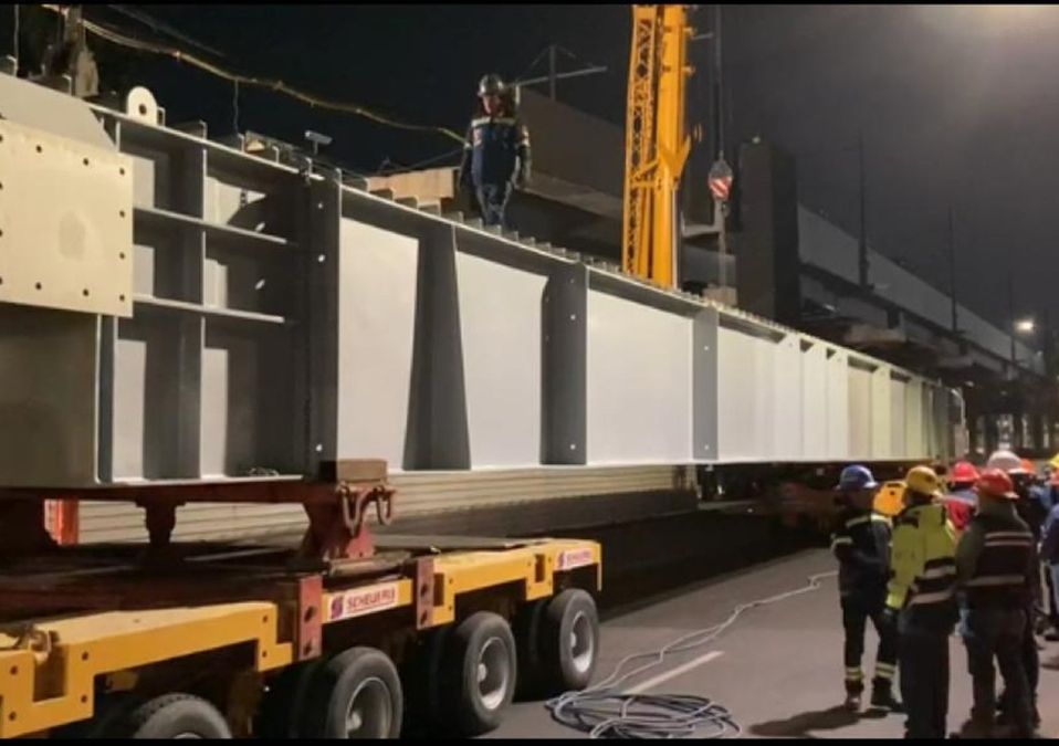 Descargan segunda trabe de Línea 12 del Metro / Luis Manuel Acevedo