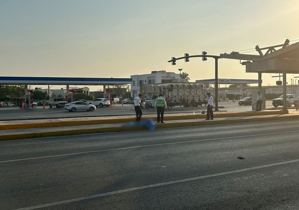 Muere motociclista tras impactarse contra división de carriles de Ecovía en Guadalupe. | Pedro Delgado