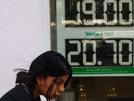 Los bancos venden y compran dólar en México, dependiendo del mercado | Cuartoscuro