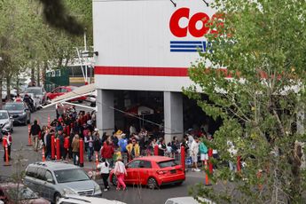 Las filas para entrar a costco en Puebla antes de Navidad llegan hasta la parte superior de la tienda / Agencia Es Imagen