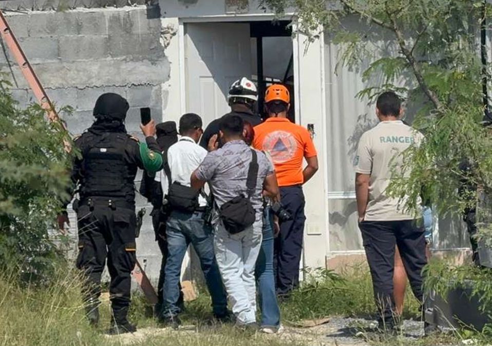 Protección Civil, Fuerza Civil y personal de Vida Silvestre preparan su sedación y traslado a un centro especializado.| Especial