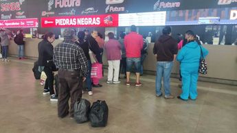 Las autoridades estiman que la afluencia de viajeros incrementará en el transcurso del día. | Francisco Zúñiga Esquivel