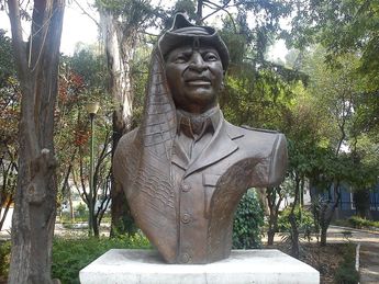 Busto de Yasir Arafat en una plaza pública en la Ciudad de México. | Cortesía